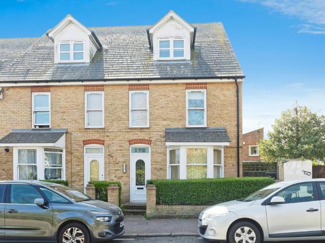 Flat for sale in St. Lawrence, Acol
