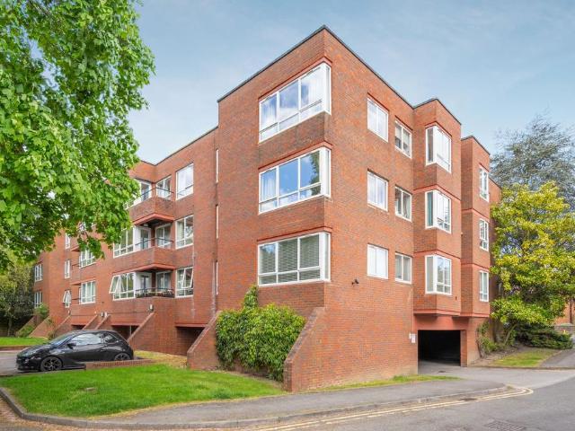 Flat for sale in Clewer Village, Windsor