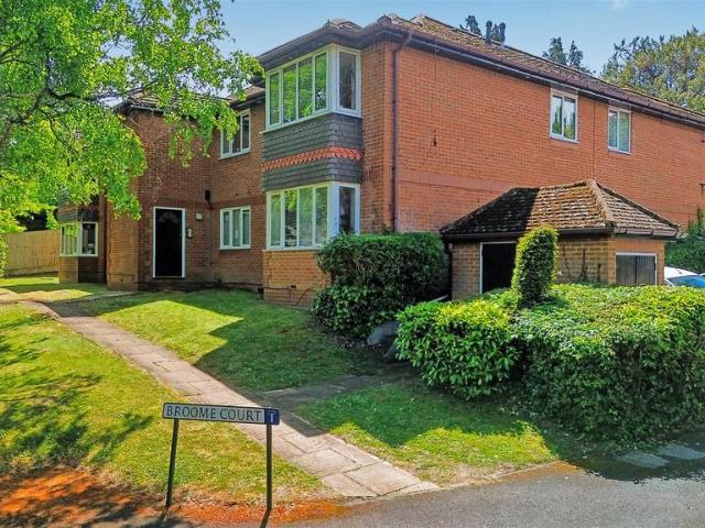 Flat for sale in Easthampstead, Bracknell