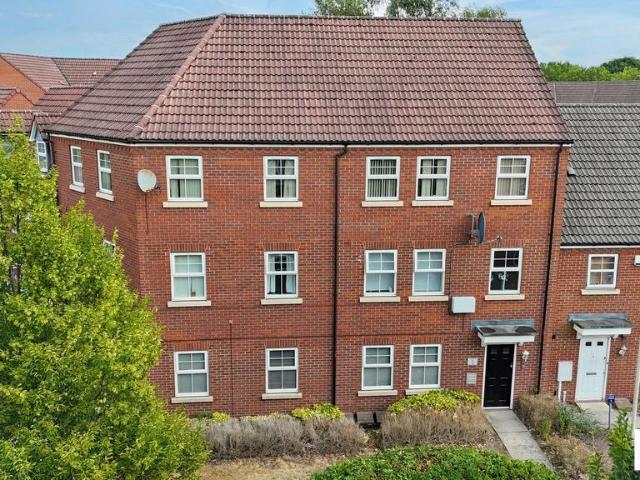 Flat for sale in Black Friars, Old Wharf