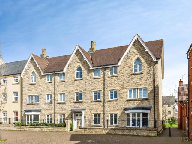 Flat for sale in Haydon End, Abbey Mead