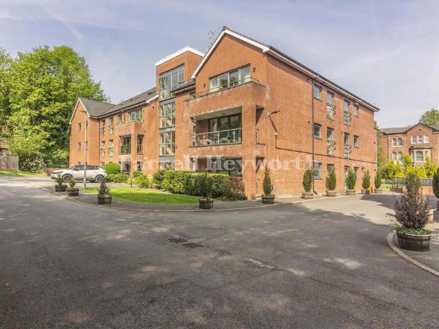 Flat for sale in Bolton, Heaton