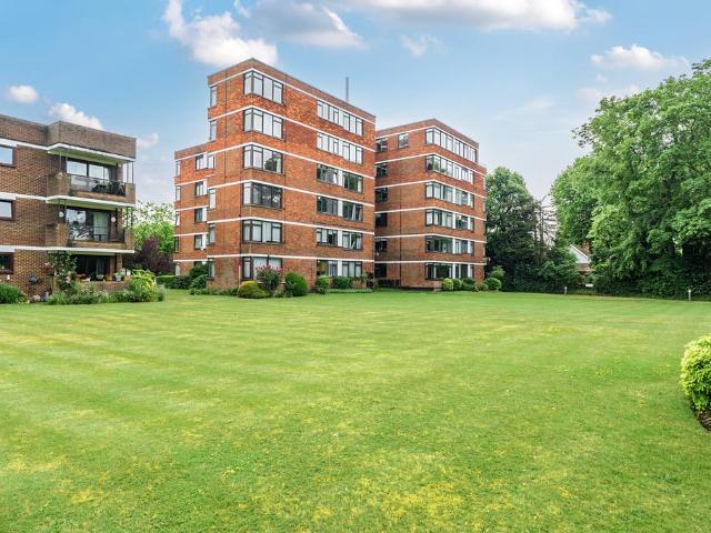 Flat for sale in Fishery, Maidenhead