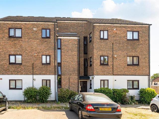 Flat for sale in Sudbury, Greater London