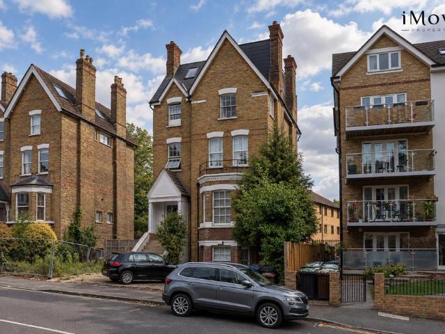 Flat for sale in London Borough of Bromley, Greater London