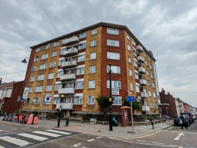 Flat for sale in Fratton, Portsmouth