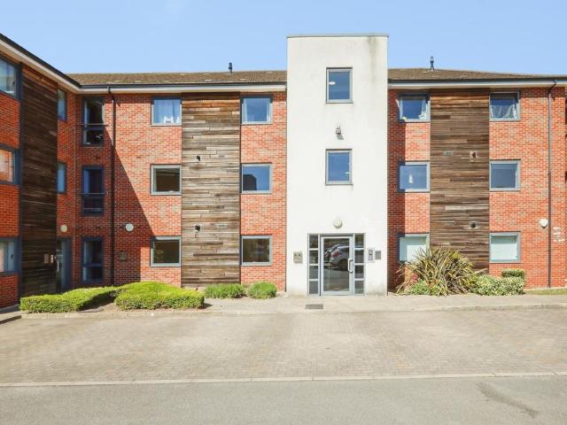Flat for sale in Edenthorpe, South Yorkshire