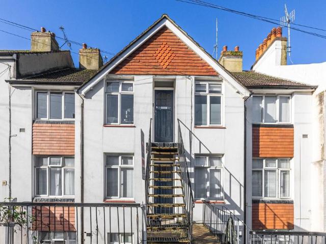 Flat for sale in Queen's Park, Brighton & Hove