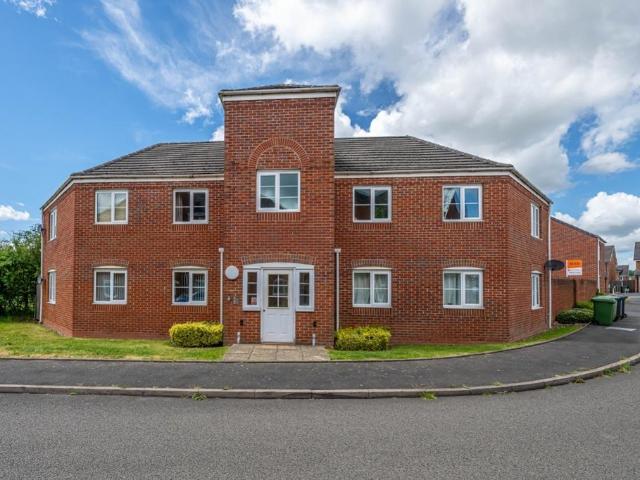 Flat for sale in Pelsall, West Midlands