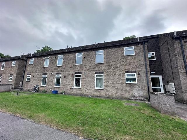 Flat for sale in Darley Hillside, Froggatt