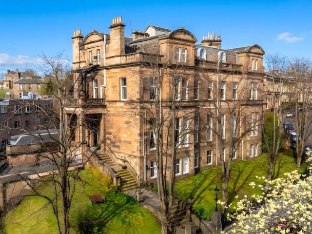 Flat for sale in Kelvinside, Scotland