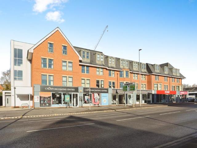 Flat for sale in Abbey Park, Barton In Fabis