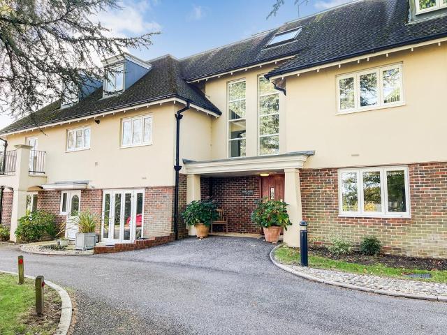 Flat for sale in Cootham, Horsham