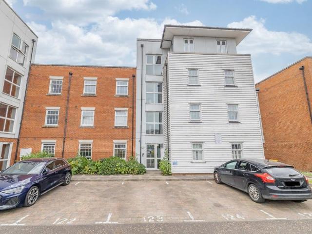 Flat for sale in Barracks, The Bridge