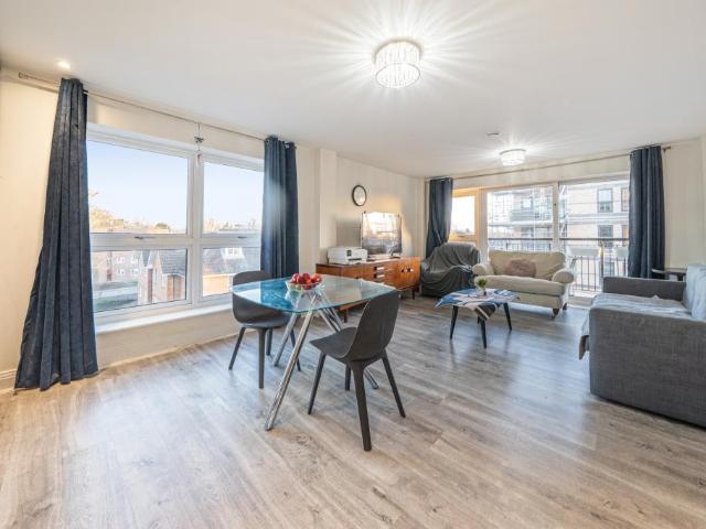 Flat for sale in Slough