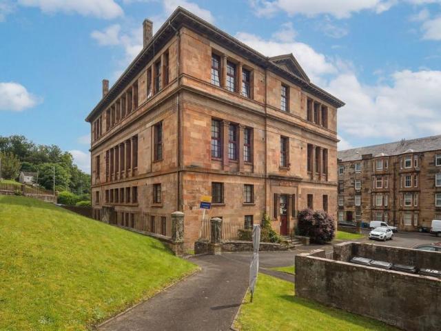Flat for sale in Port Glasgow, Scotland