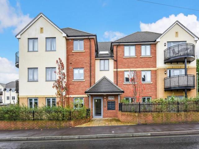 Flat for sale in Barton Stacey, Hampshire