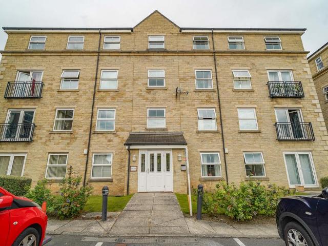 Flat for sale in Bailiff Bridge, West Yorkshire
