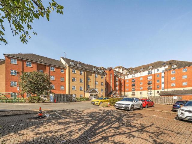 Flat for sale in Cauldwell, Bedford
