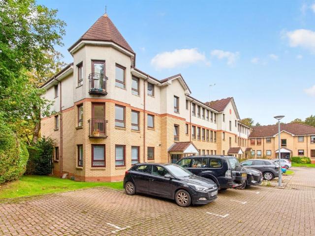 Flat for sale in Woodlands, Thornliebank