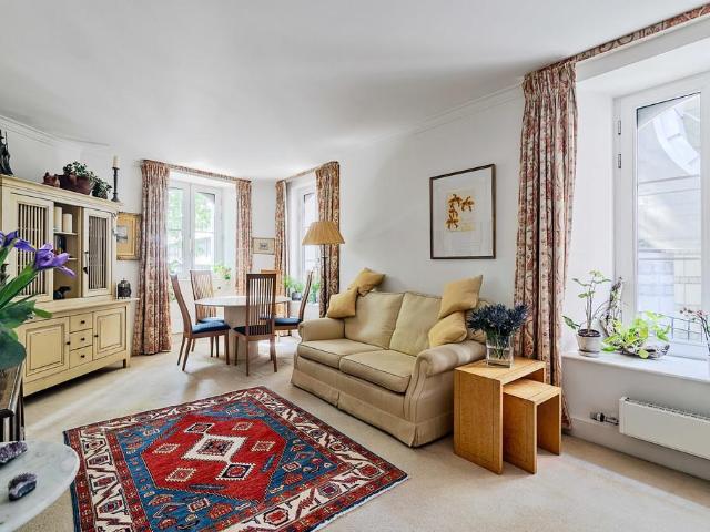 Flat for sale in Victoria, Greater London