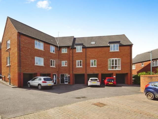 Flat for sale in Dursley, School House