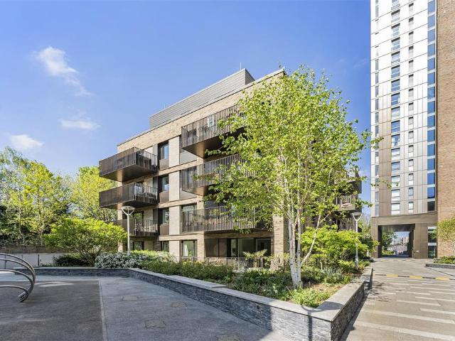 Flat for sale in London Borough of Lewisham, New Cross