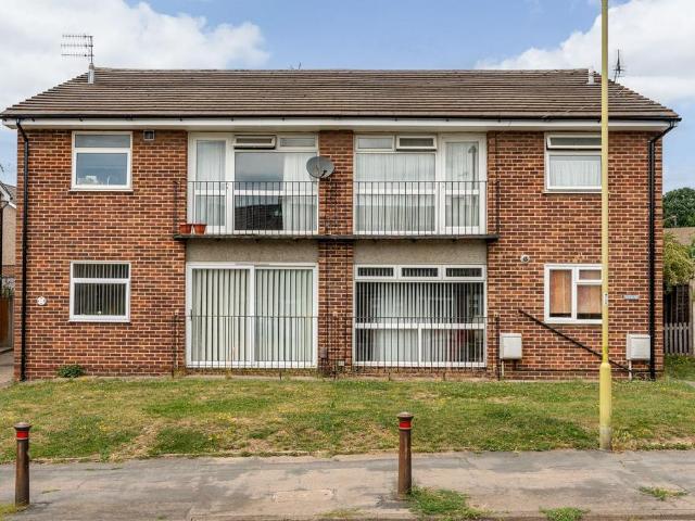 Flat for sale in Kings Hill, Colliers End