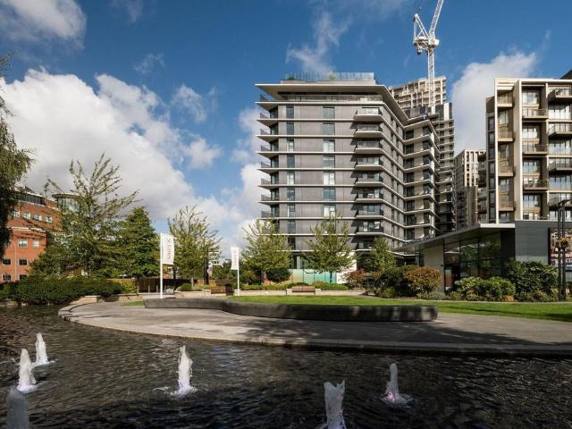 Flat for sale in London Borough of Hammersmith and Fulham, Greater London