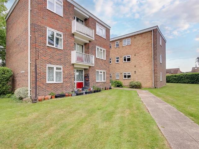 Flat for sale in Worthing, West Sussex