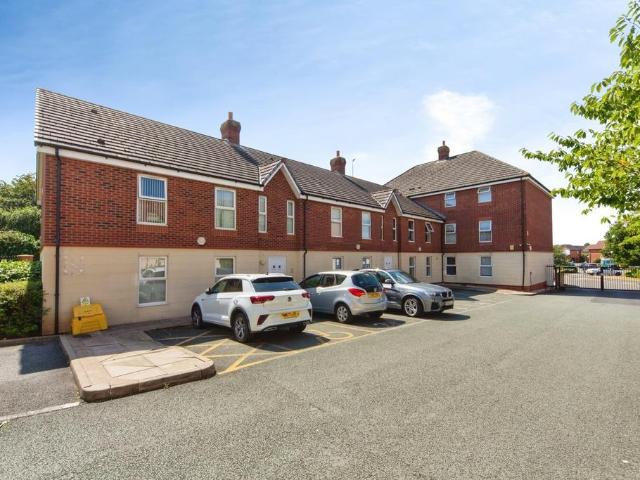 Flat for sale in Gillar's Green, St Helens