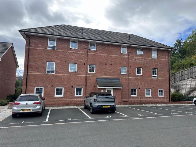 Flat for sale in Barratt Homes 