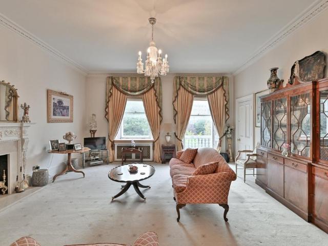 Flat for sale in South Kensington, Greater London