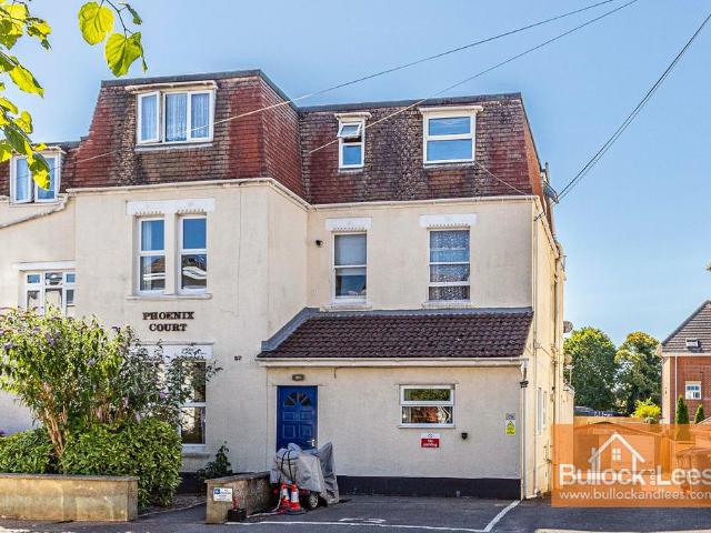 Flat for sale in Boscombe, Bournemouth