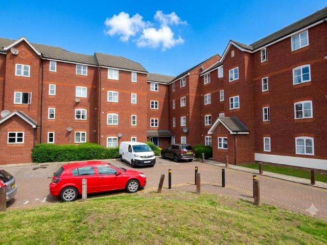Flat for sale in Charlton Riverside, Greater London
