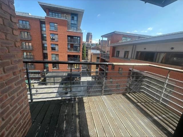 Flat for sale in Chinatown, Calderstones
