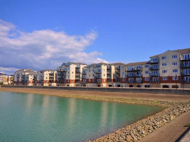 Flat for sale in Sovereign Harbour, Eastbourne