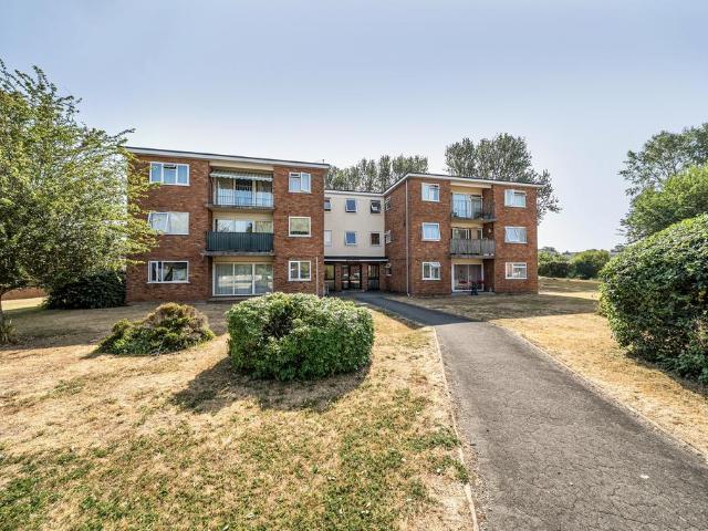 Flat for sale in Galmington, Rumwell