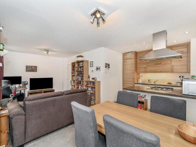 Flat for sale in Bromley-by-Bow, Poplar Grove