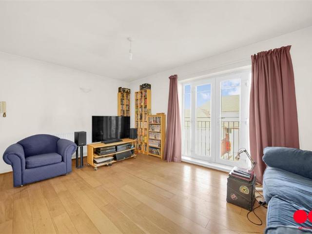 Flat for sale in London Borough of Waltham Forest, Greater London