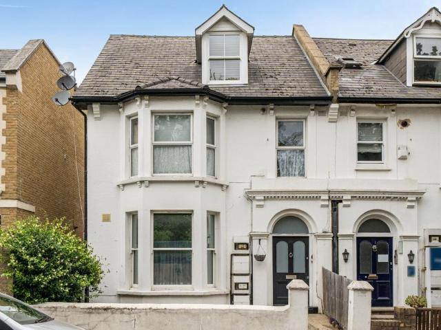 Flat for sale in Crystal Palace, Greater London