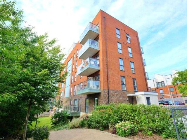 Flat for sale in St Mary Cray, Greater London