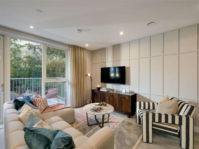 Flat for sale in Old Town, Shephall