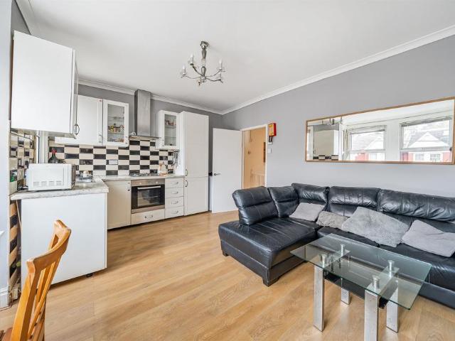 Flat for sale in New Southgate, Isle Of Man