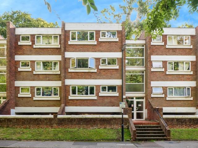 Flat for sale in Banister's Park, Isle Of Man