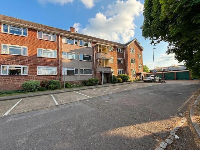 Flat for sale in Cockfosters, Isle Of Man