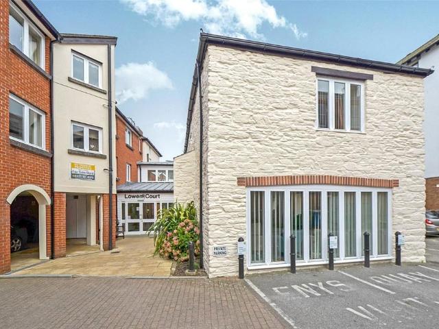 Flat for sale in Moresk, Penweathers