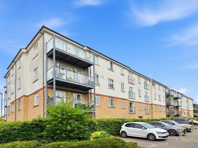 Flat for sale in Broxbourne, Hertfordshire