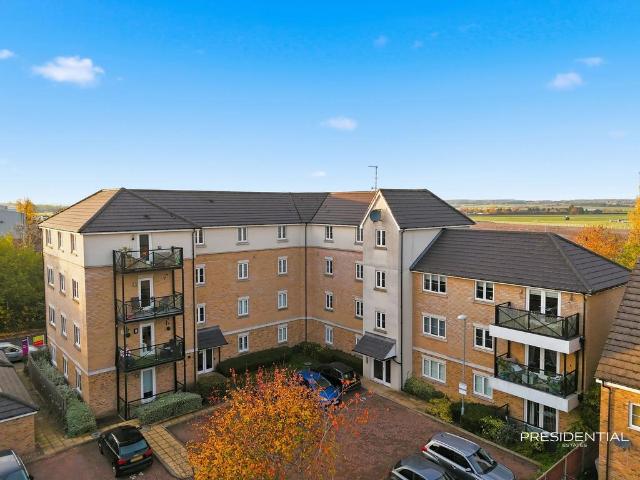 Flat for sale in Epping, Essex