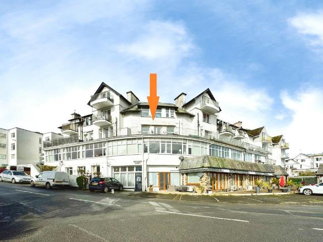 Flat for sale in Hannafore, Looe